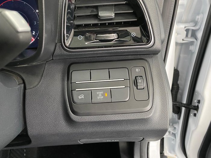 2025 Mahindra XUV3XO AX5L