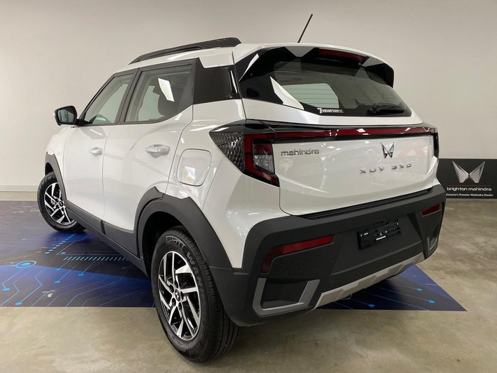 2025 Mahindra XUV3XO AX5L