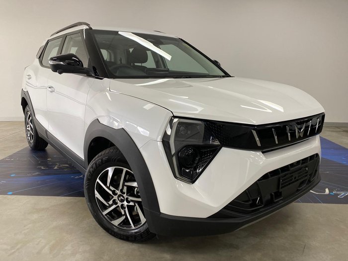 2025 Mahindra XUV3XO