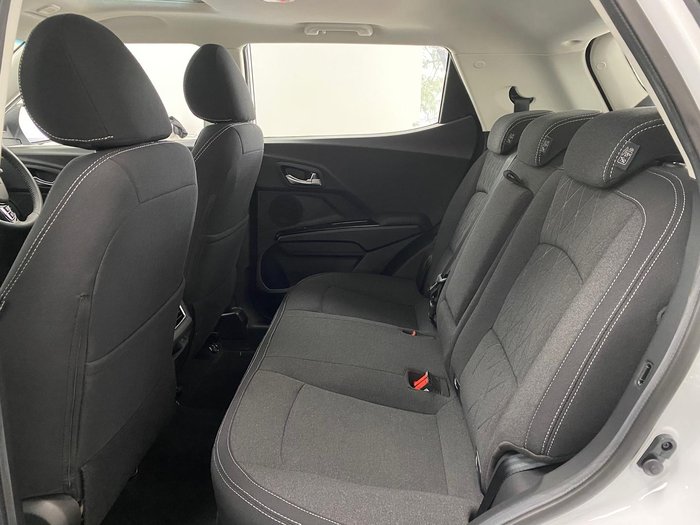2025 Mahindra XUV3XO AX5L