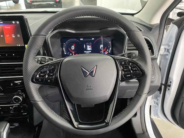2025 Mahindra XUV3XO AX5L