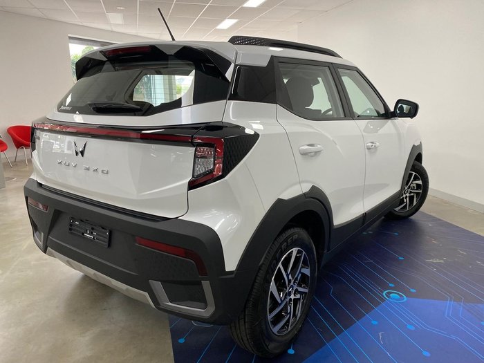 2025 Mahindra XUV3XO AX5L