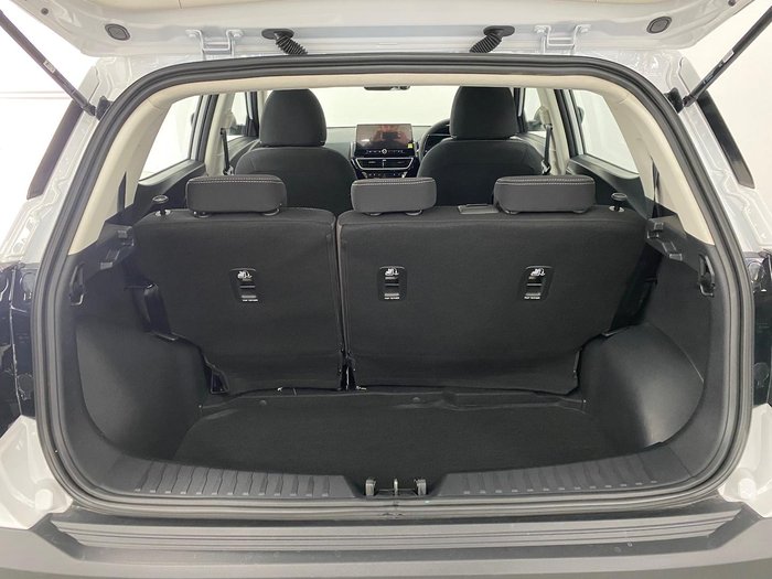 2025 Mahindra XUV3XO AX5L