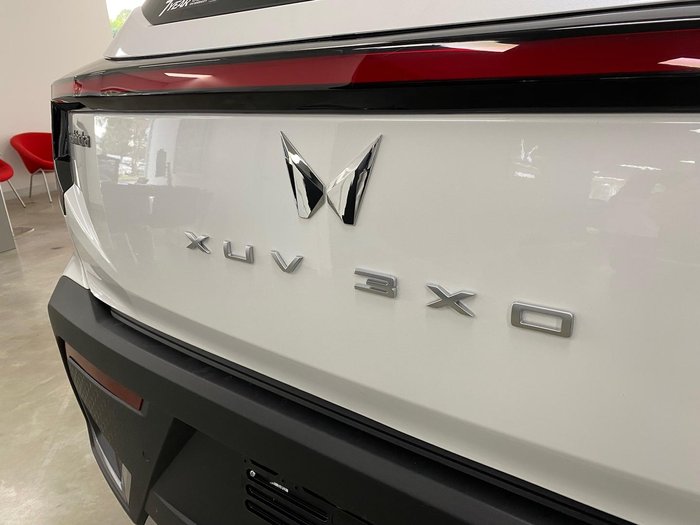2025 Mahindra XUV3XO AX5L