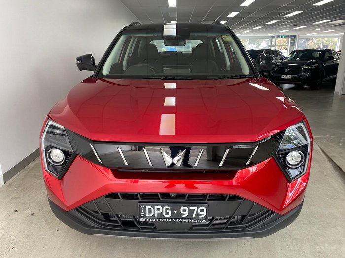 2025 Mahindra XUV3XO AX7L
