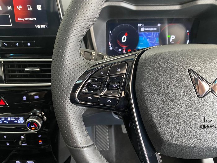 2025 Mahindra XUV3XO AX7L