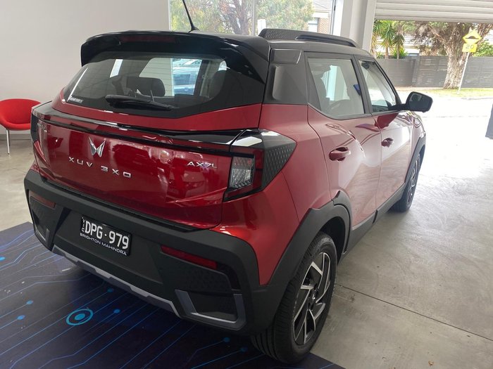 2025 Mahindra XUV3XO AX7L