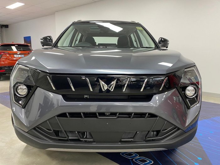 2025 Mahindra XUV3XO AX7L