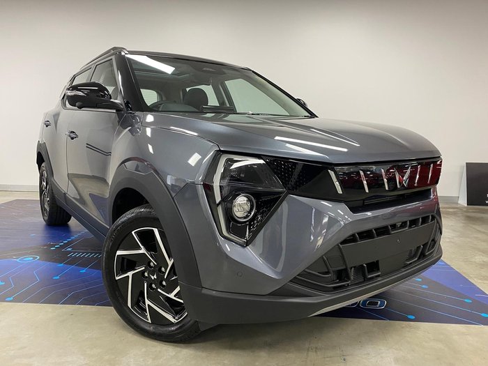 2025 Mahindra XUV3XO AX7L