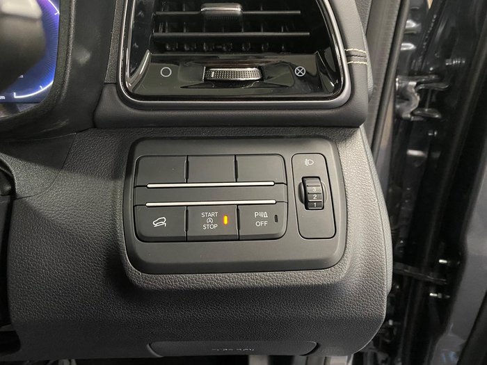 2025 Mahindra XUV3XO AX7L