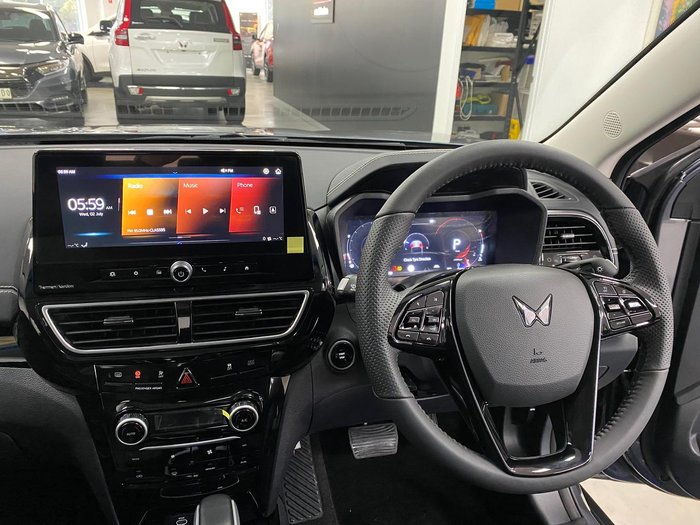 2025 Mahindra XUV3XO AX7L