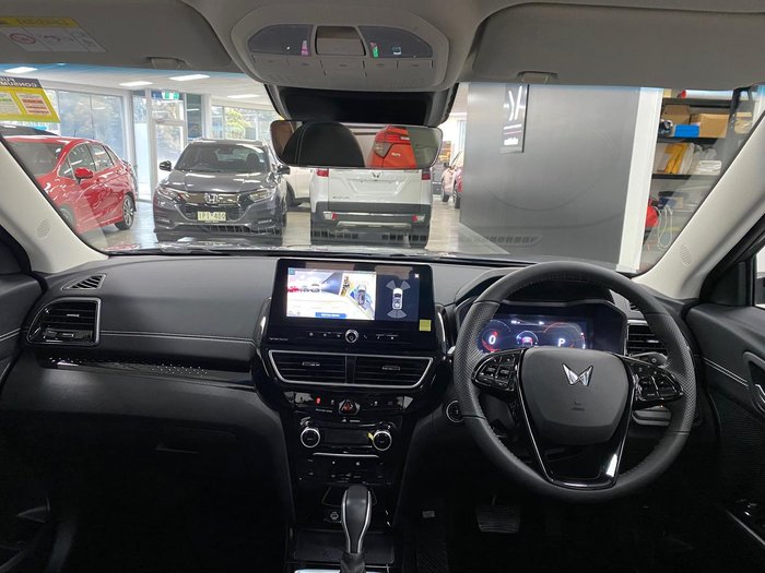 2025 Mahindra XUV3XO AX7L