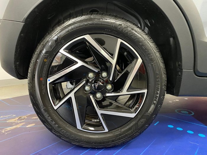 2025 Mahindra XUV3XO AX7L