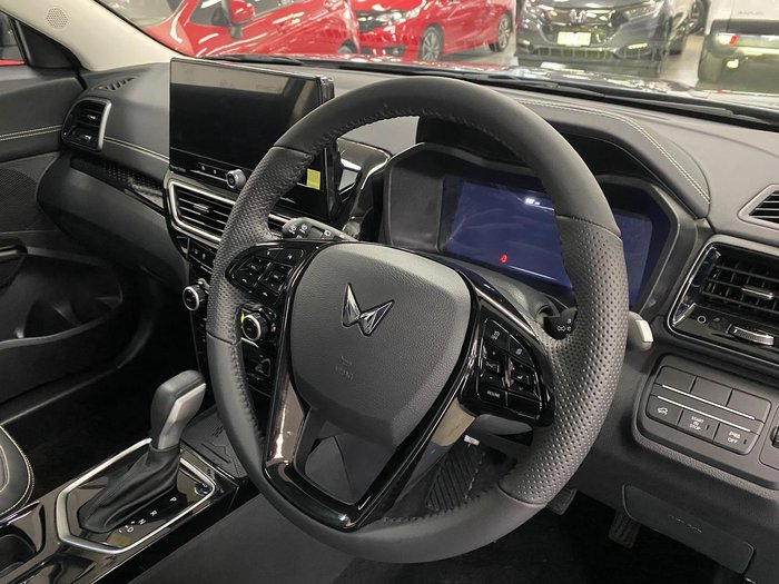 2025 Mahindra XUV3XO AX7L