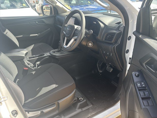 2026 ISUZU D-MAX SX