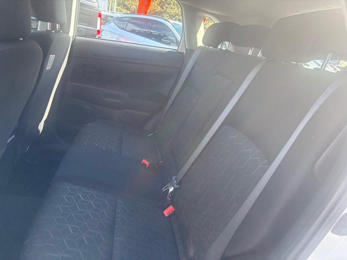 2023 Mitsubishi ASX ES