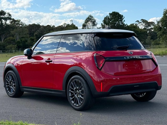 2026 MINI Cooper C Favoured