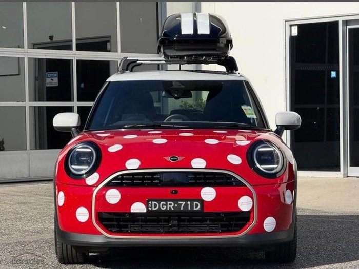 2026 MINI Cooper C Favoured