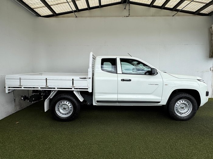 2025 Mitsubishi Triton GLX