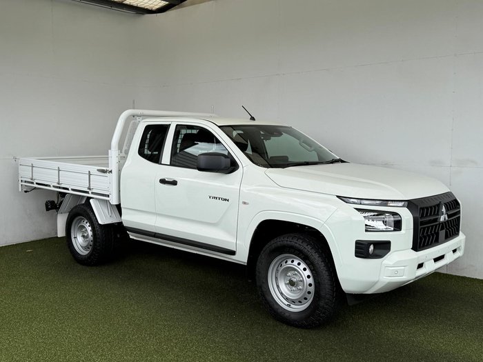 2025 Mitsubishi Triton GLX