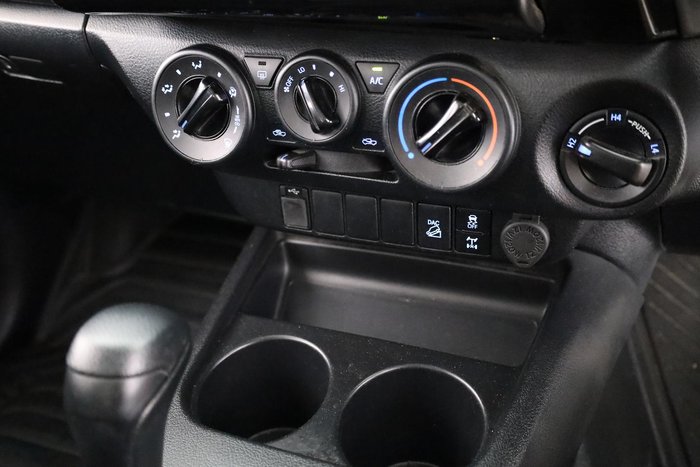 2021 Toyota Hilux SR