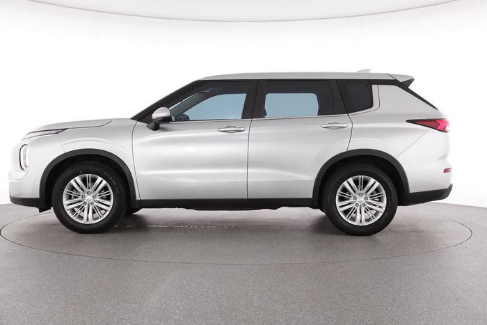 2023 Mitsubishi Outlander ES