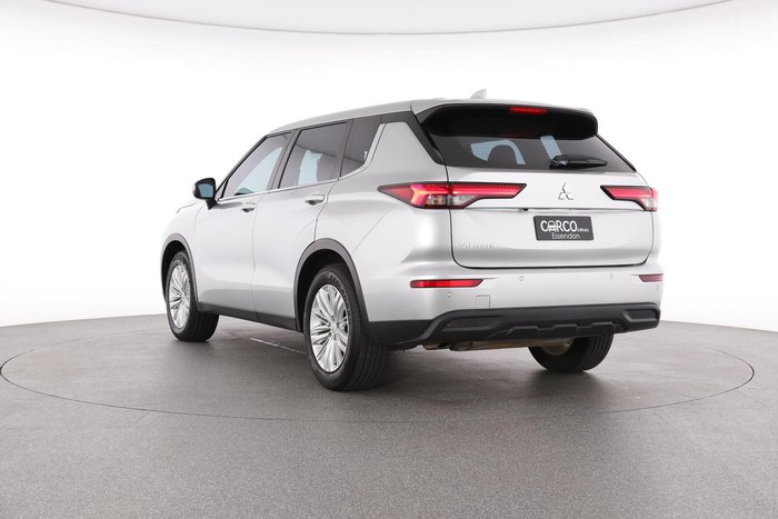 2023 Mitsubishi Outlander ES