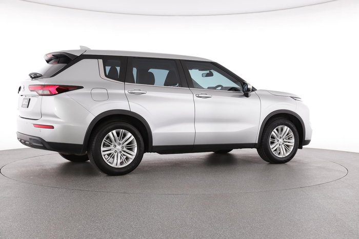 2023 Mitsubishi Outlander ES