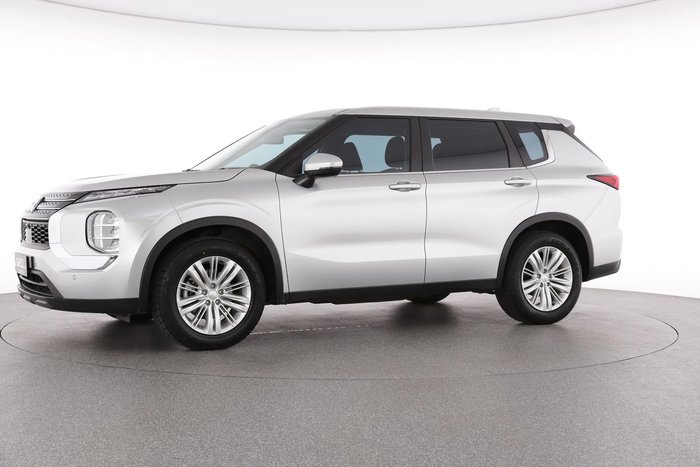 2023 Mitsubishi Outlander ES