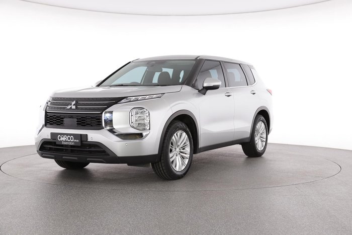 2023 Mitsubishi Outlander ES