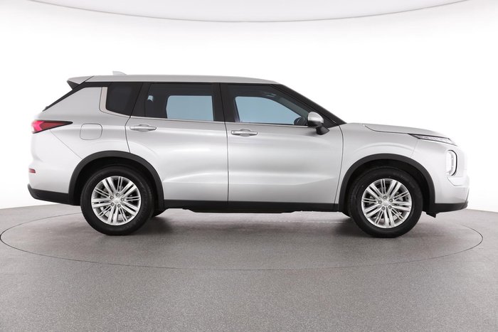 2023 Mitsubishi Outlander ES