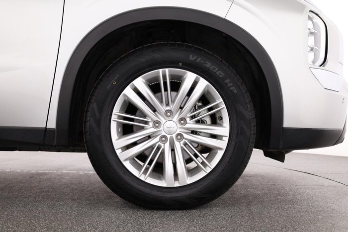 2023 Mitsubishi Outlander ES