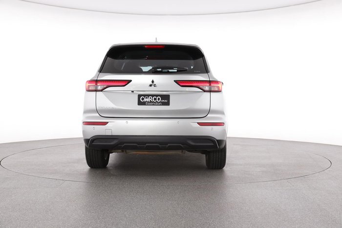 2023 Mitsubishi Outlander ES
