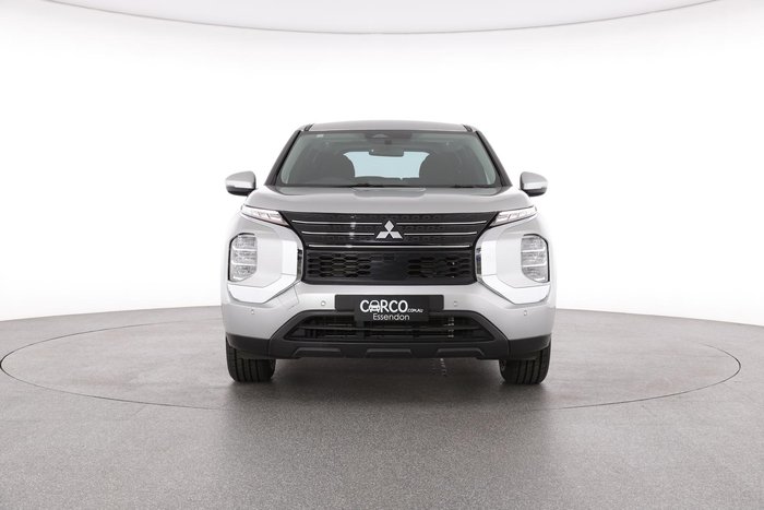 2023 Mitsubishi Outlander ES