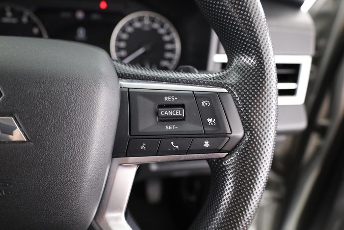 2023 Mitsubishi Outlander ES