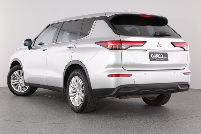 2023 Mitsubishi Outlander ES