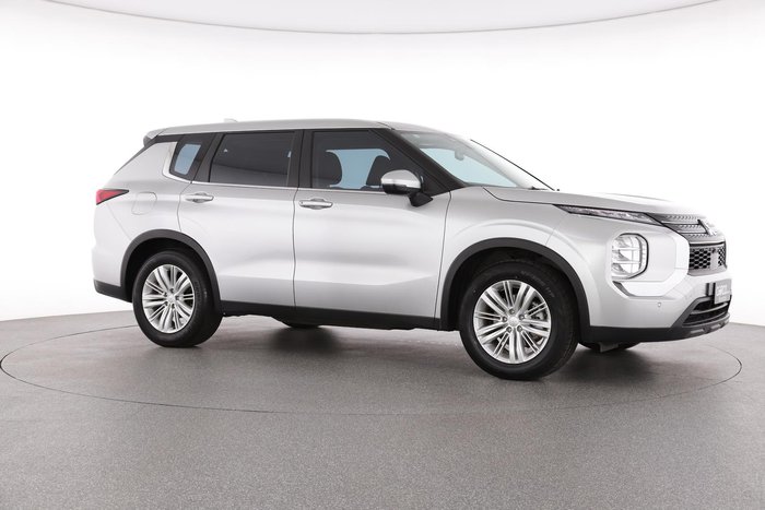 2023 Mitsubishi Outlander ES