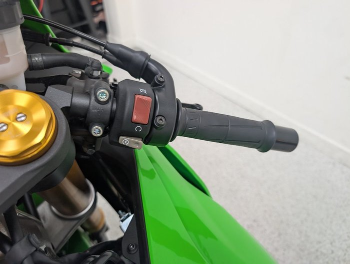 2024 Kawasaki NINJA ZX-6R 40TH ANNIVERSARY Green