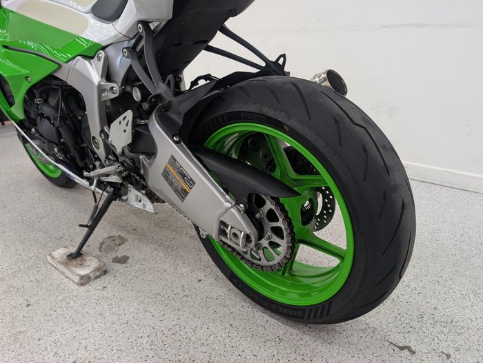 2024 Kawasaki NINJA ZX-6R 40TH ANNIVERSARY Green