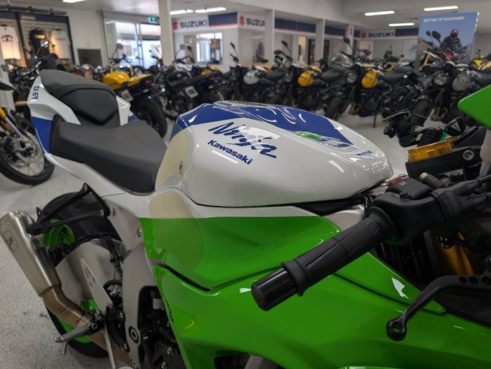 2024 Kawasaki NINJA ZX-6R 40TH ANNIVERSARY Green