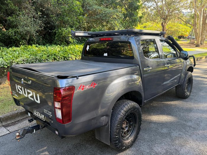 2017 Isuzu D-MAX LS-M