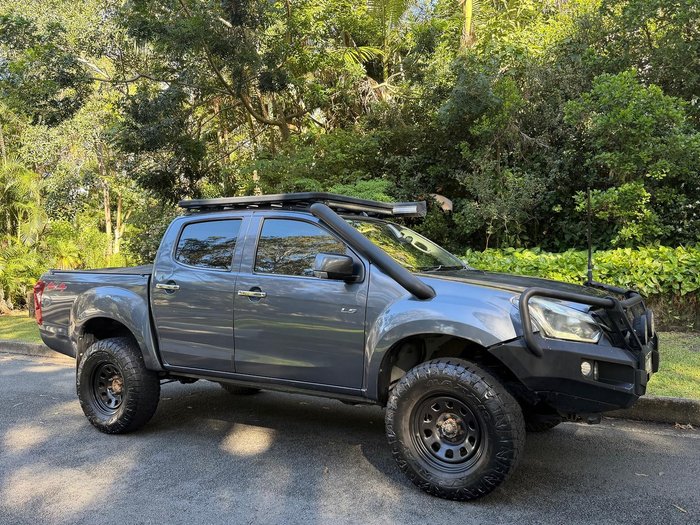 2017 Isuzu D-MAX LS-M
