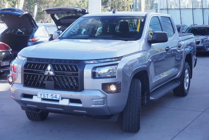 2025 Mitsubishi Triton GLX+