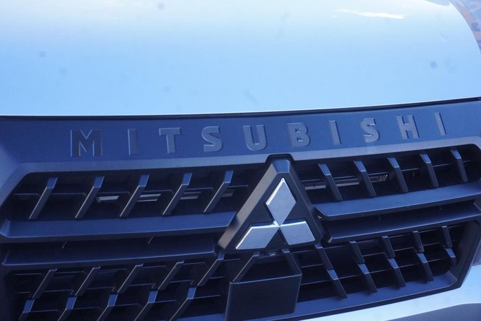 2025 Mitsubishi Triton GLX+