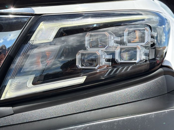 2021 Nissan Navara ST-X