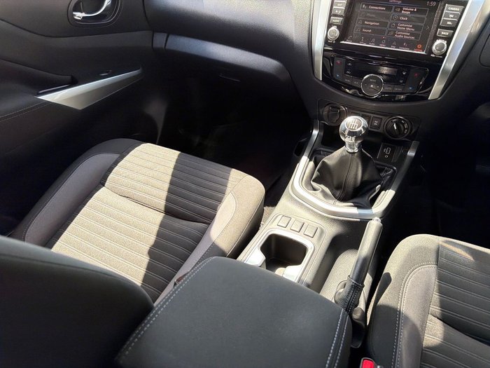 2021 Nissan Navara ST-X