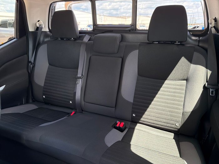 2021 Nissan Navara ST-X