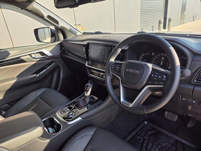 2025 Isuzu MU-X X-TERRAIN