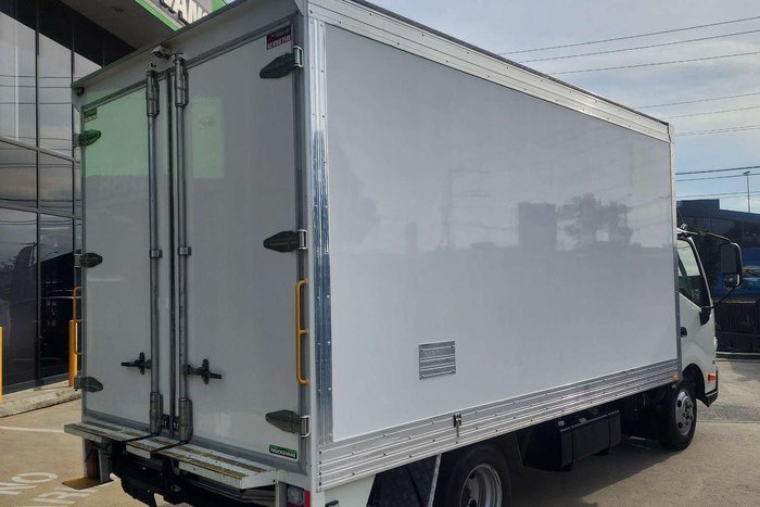 2021 Hino 300 Series 616 White