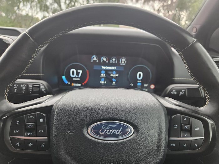 2023 Ford Everest Platinum